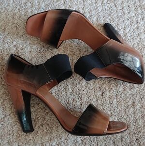 Prada Ombre patent leather Black and Brown pumps size 10